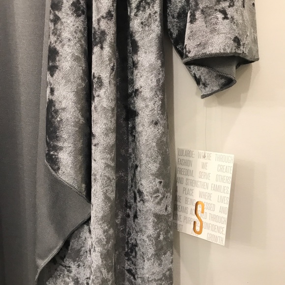 Lularoe velvet Shirley Kimono - Picture 1 of 2